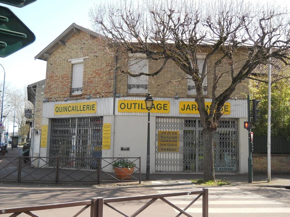 Bricolage près de Montesson